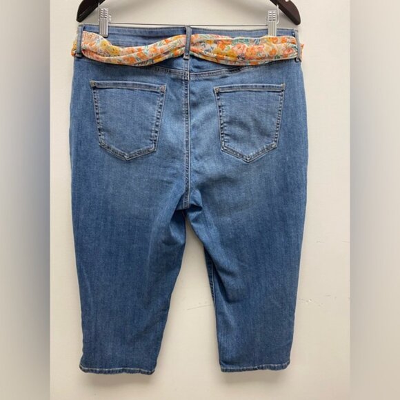 Croft & Barrow Blue Ankle Jeans with Floral Belt Size 16 - Picture 3 of 5